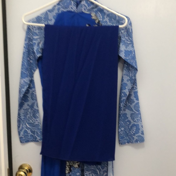 Vietnamese ao dài - Picture 3 of 3